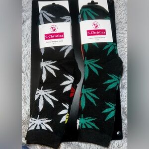 Weed Men's Black Socks with Leaf Design